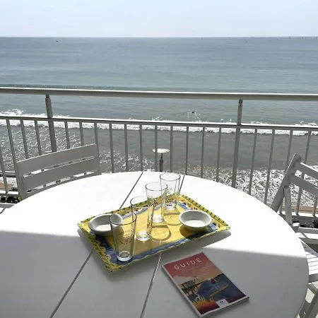 Apartment Studio Cabine 4 Pers, Vue Mer, Balcon, Parking, Acces Plage - Fr-1-224-775 Saint-Gilles-Croix-de-Vie